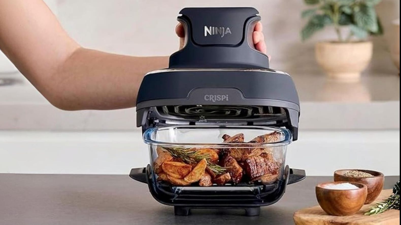 Die Aktionsangebote im Ninja-Onlineshop bieten Schnäppchen für den kleinen und den etwas größeren Geldbeutel.