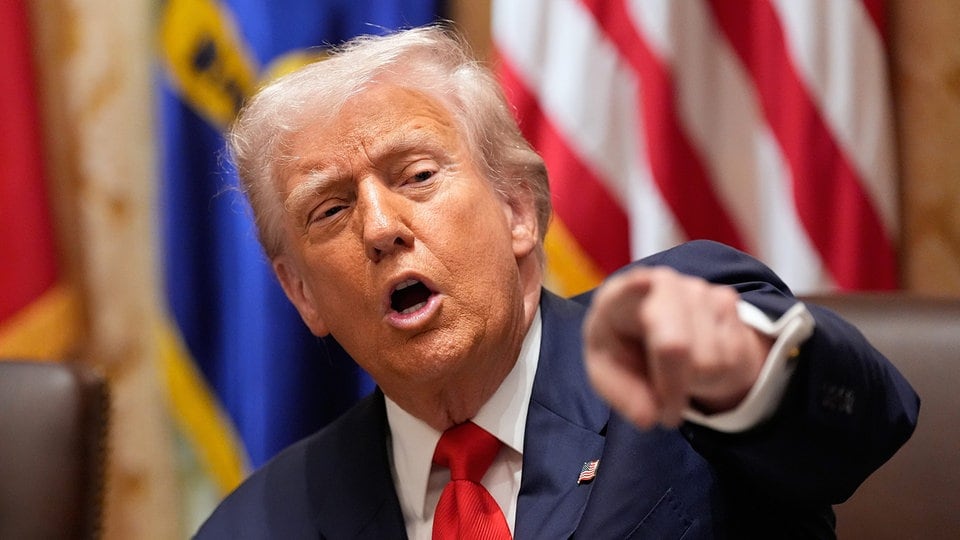 Ukraine-News: Trump wirft Selenskyj Undankbarkeit vor und gibt Europa Mitschuld am Krieg