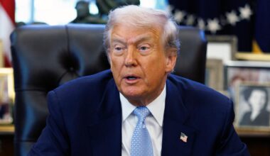 US-Präsident Donald Trump spricht während eines Treffens mit der Task Force des Weißen Hauses zur FIFA-Weltmeisterschaft 2026.