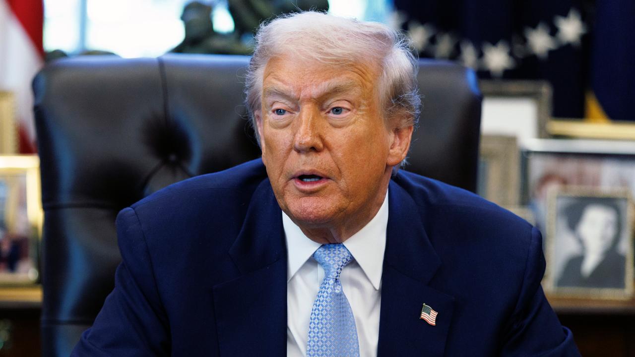 US-Präsident Donald Trump spricht während eines Treffens mit der Task Force des Weißen Hauses zur FIFA-Weltmeisterschaft 2026.