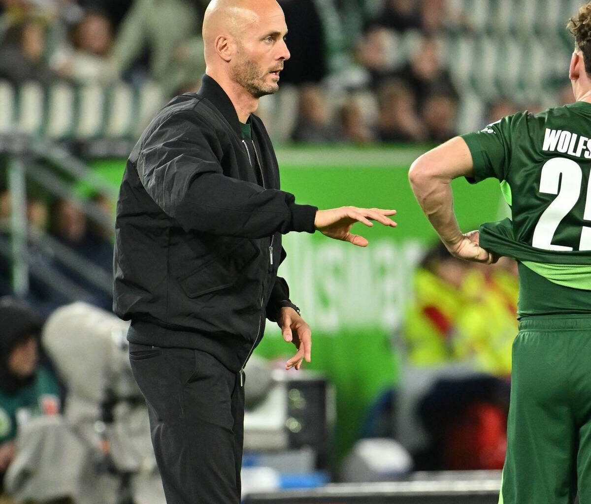 Paul Simonis bleibt vorerst Trainer des VfL Wolfsburg