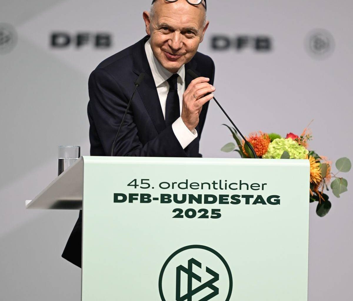 Gestalten statt verwalten: Neuendorf bleibt DFB-Boss