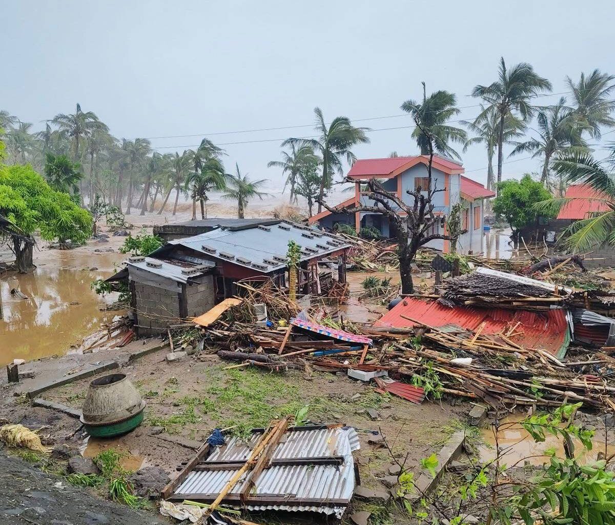 Supertaifun «Fung-Wong» trifft in den Philippinen auf Land