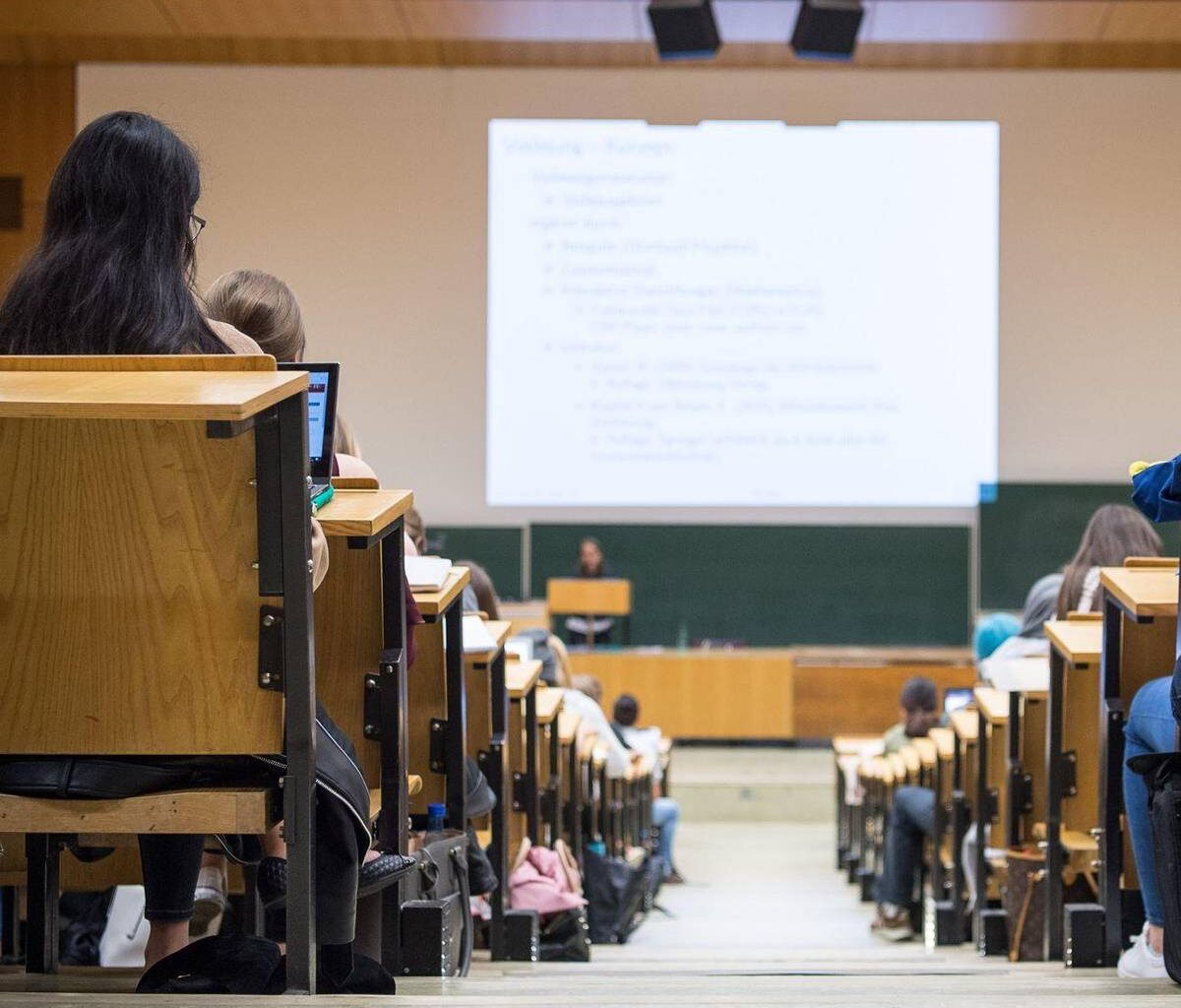Geld fürs Studium: Diese Förderung sollten Fachkräfte kennen