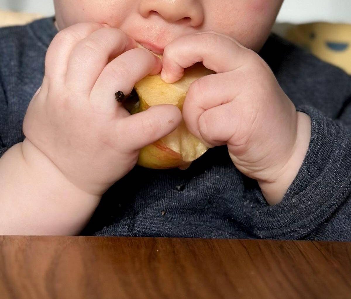 Kleine Stücke landen bei Mini-Kids leicht «im falschen Hals»