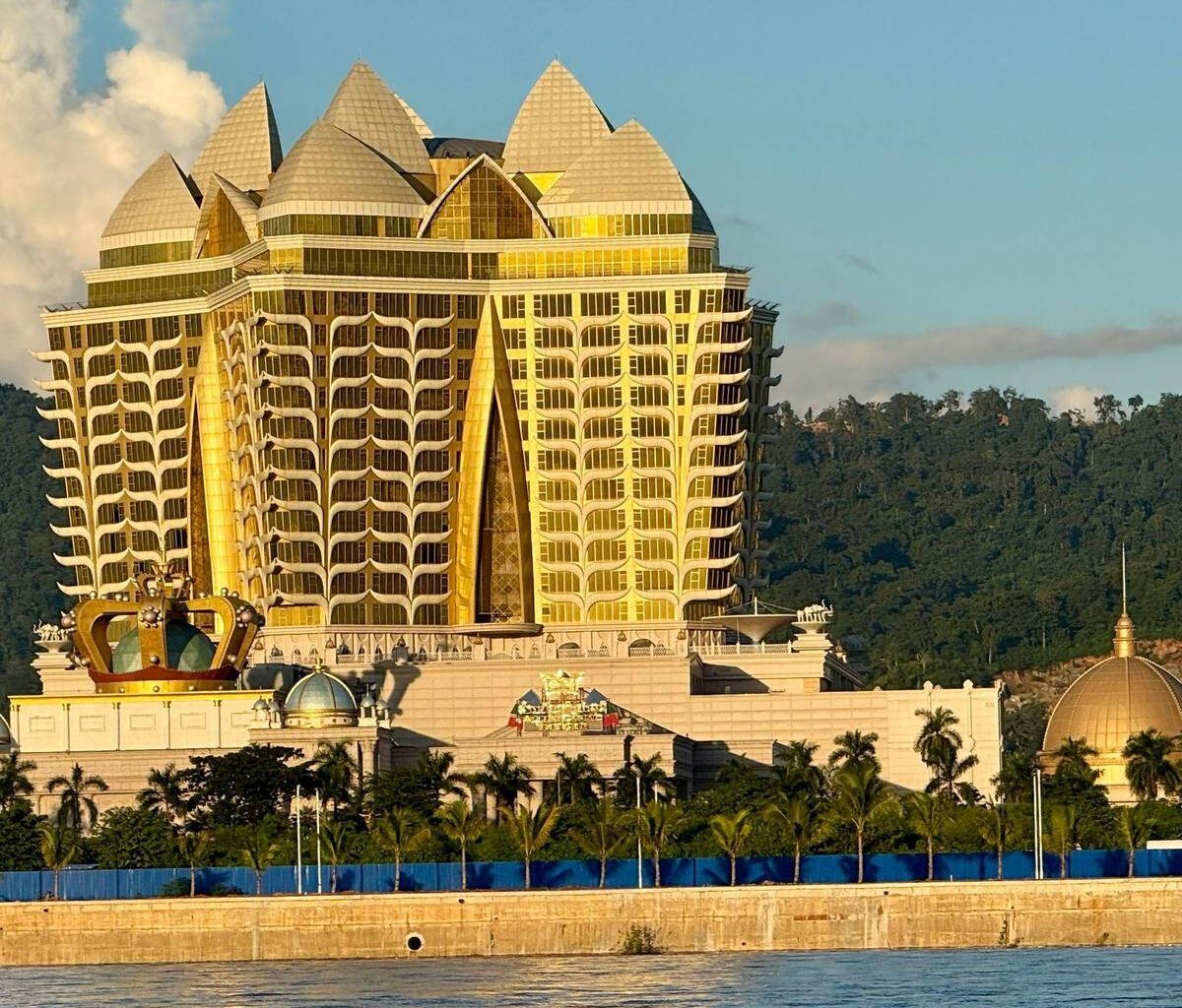 Das neue Goldene Dreieck – vom Opium zur Schatten-Enklave