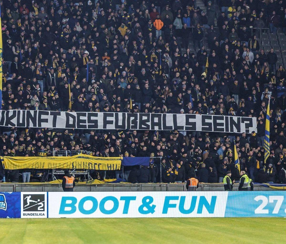 Zwölf Minuten Schweigen im Stadion: Fanproteste gehen weiter