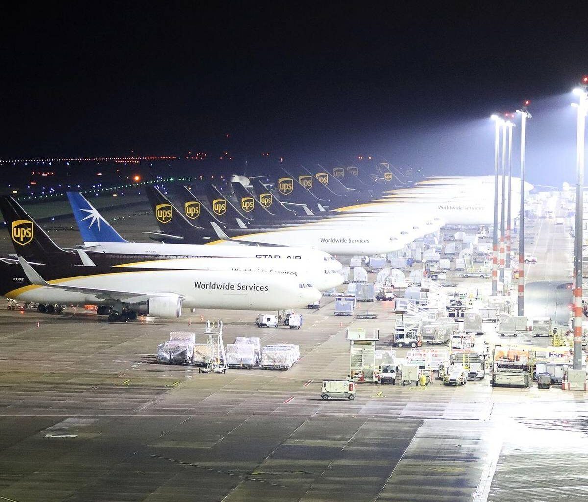 Blitzeis legt Flugbetrieb in Köln/Bonn für 45 Minuten lahm