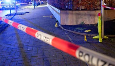 Zwei Männer nahe Veranstaltungshalle in Köln angeschossen