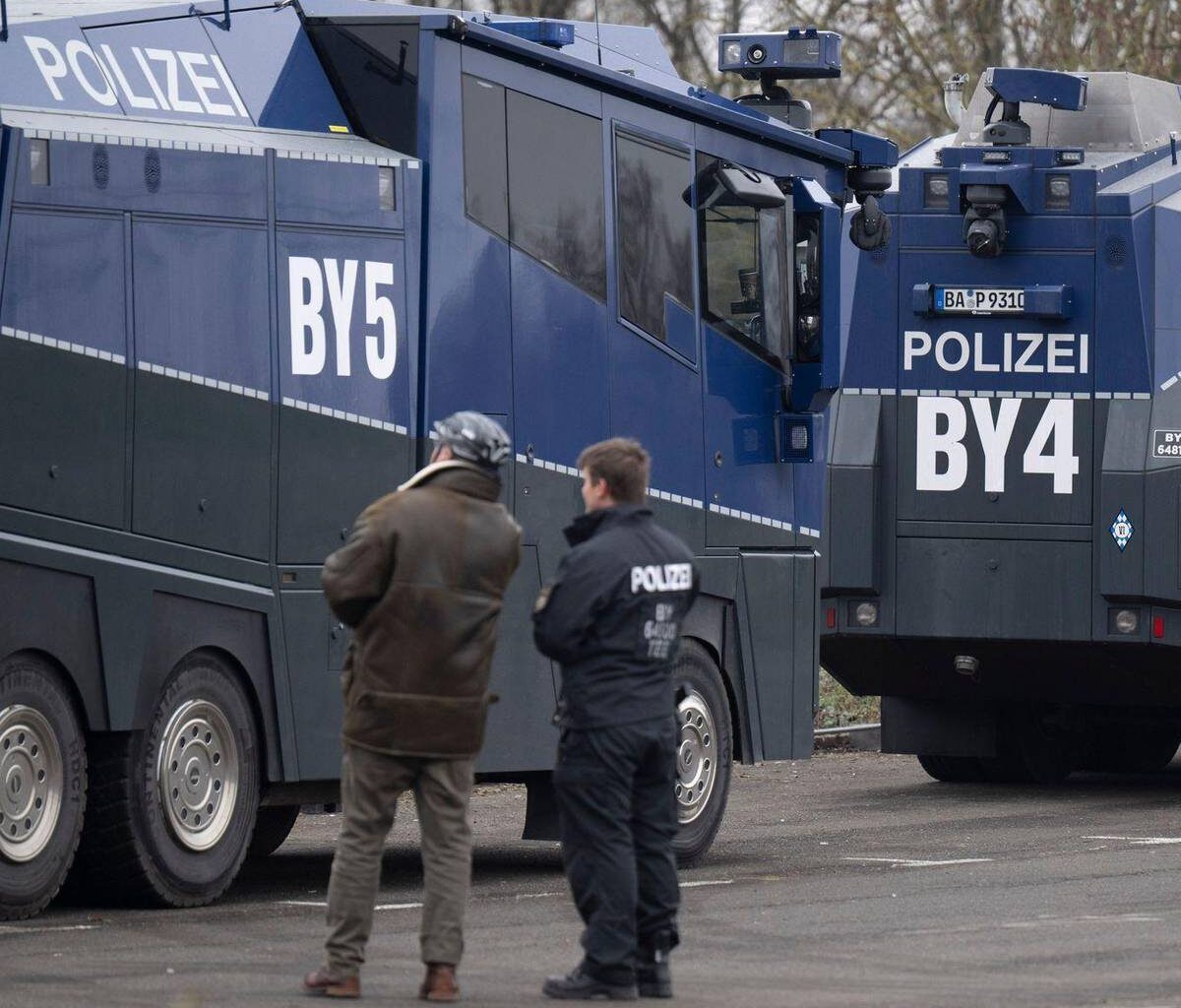 Demonstranten versuchen zu AfD-Veranstaltung durchzubrechen