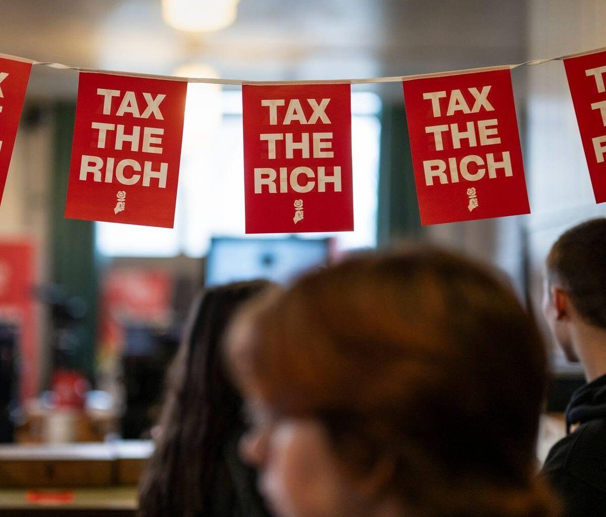 Schweizer stimmen gegen Bürgerdienst und Erbschaftssteuer