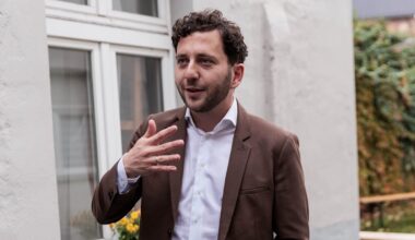 Grünen-Co-Chef: Im neuen Büro in Brandenburg wünscht sich Felix Banaszak erst einmal „Übersetzungsarbeit“