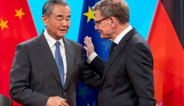 Außenminister Wang Yi: Nach Wadephul-Absage – China wirft Deutschland „Mikrofon-Diplomatie“ vor