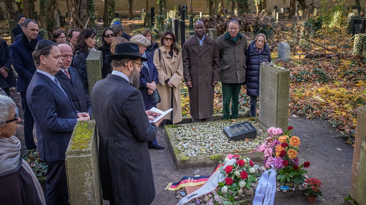 Zum 104. Geburtstag: Menden weiht Margot-Friedländer-Platz ein – Andacht in Berlin