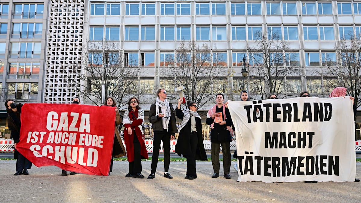 Berlin: Gaza-Aktivisten belagern ZDF-Hauptstadtstudio und brüllen Parolen
