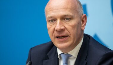 Berlins Bürgermeister: „Bundesregierung arbeitet zu wenig an Problemen dieses Landes“, kritisiert Wegner