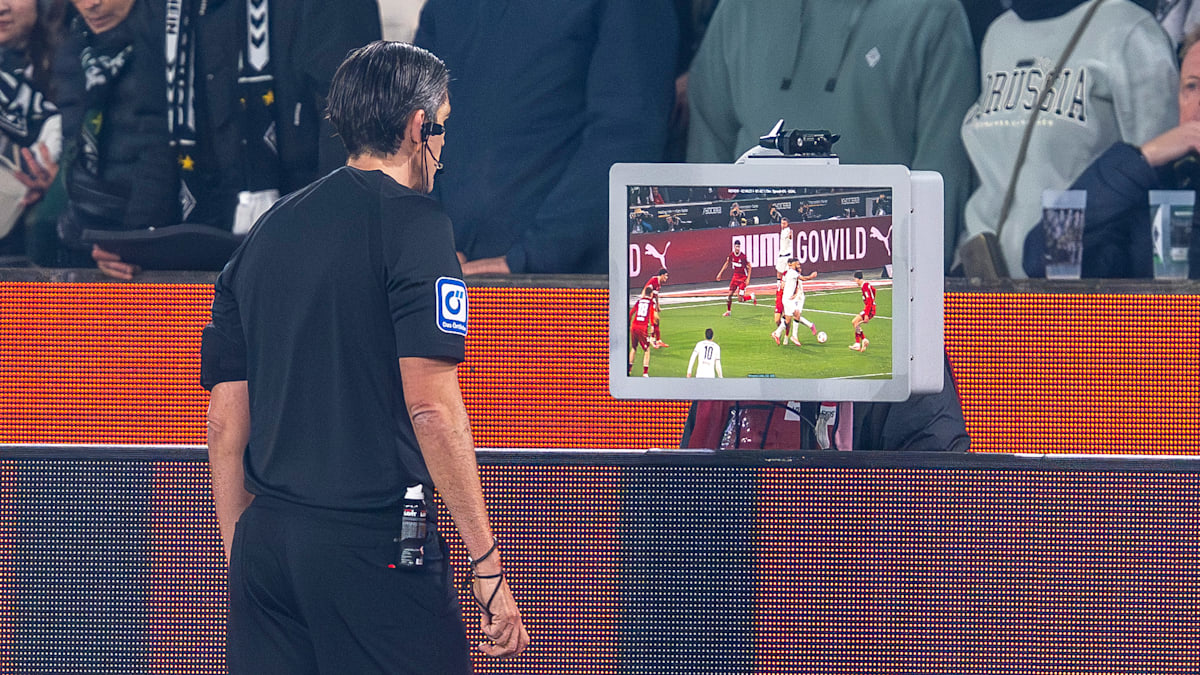 1. FC Köln: „Ich hasse den VAR“ – Lukas Kwasniok wütet über Videoschiedsrichter