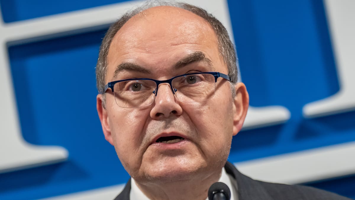 Bosnien und Herzegowina: Diplomatischer Eklat – Minister schickt Nazi-Helm an deutschen UN-Vertreter