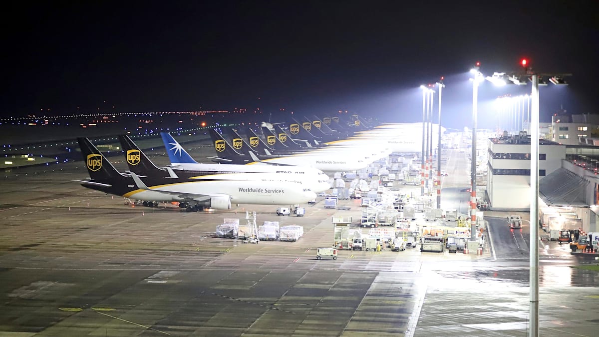 Flughafen Köln/Bonn: Verspätete Passagiere laufen aufs Flugfeld – Sicherheitsdienst greift ein