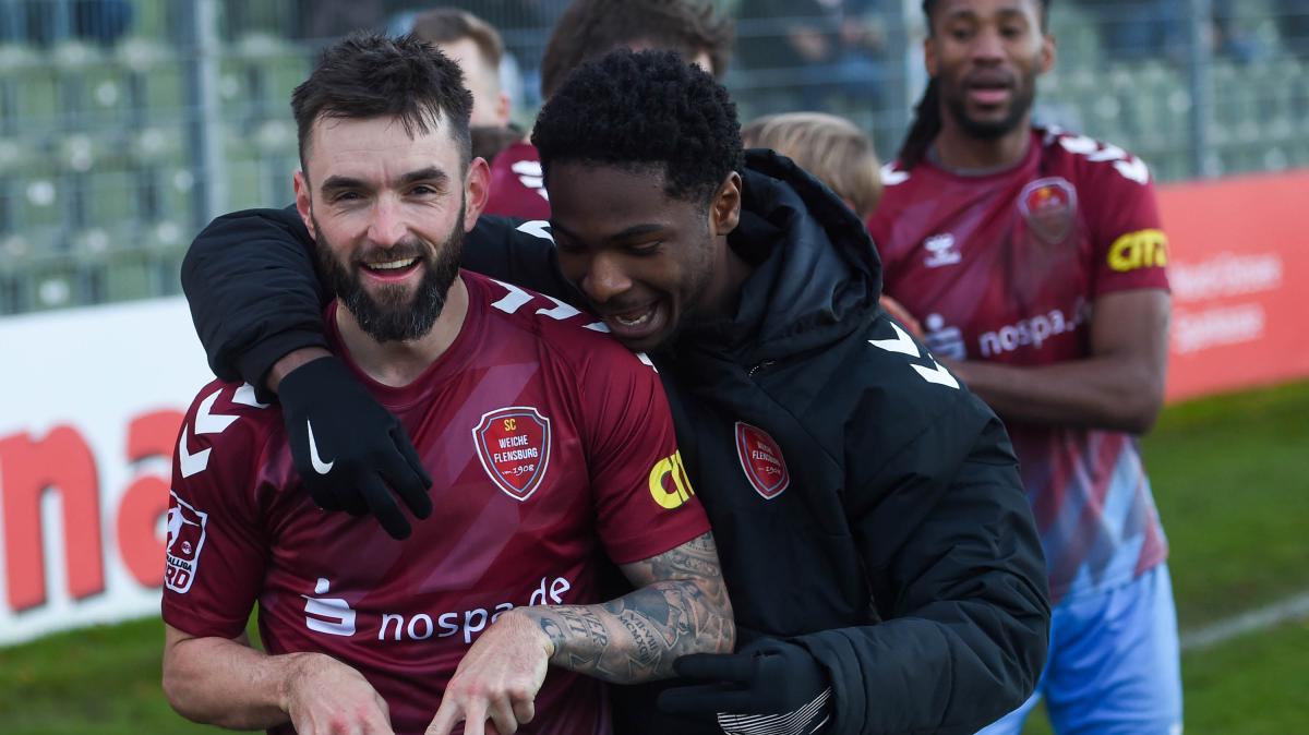 SC Weiche Flensburg 08 feiert 4:1-Sieg gegen Werder Bremen II