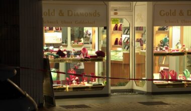 Bewaffneter Überfall auf Juwelier in Kiel: Täter auf der Flucht