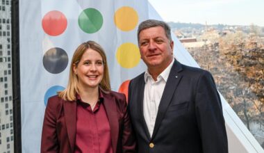 Minister werben in Würzburg für einfaches, günstigeres Bauen