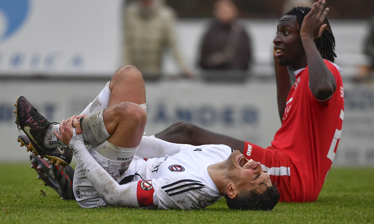 Clarholz: Auf Mission Betonbröckeln beim ASC Dortmund