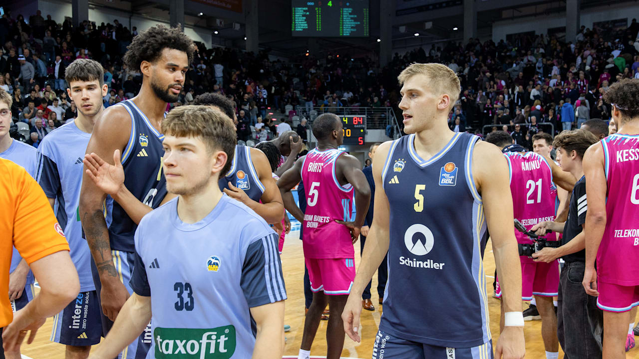 Berlin gewinnt Traditions-Duell: DIESER Ex-Bonner führt Alba zum Sieg | Sport