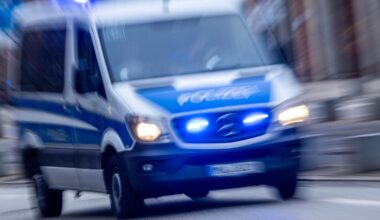 Mann sticht 26-Jährigem in Neukölln mit Messer ins Bein