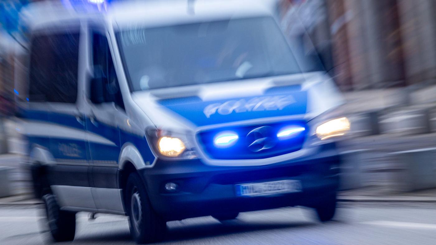 Mann sticht 26-Jährigem in Neukölln mit Messer ins Bein