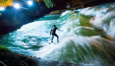 Unbekannte stellen Münchner Eisbachwelle heimlich wieder her