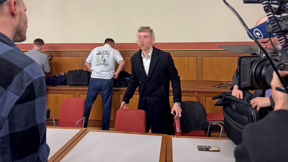 Nach Überfall auf Linke - Bewährungsstrafen und Geldauflage für Angeklagte