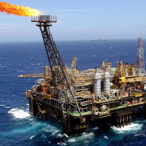 Ölplattform vor der Küste Brasiliens Energiewende: Ölplattform vor der Küste Brasiliens