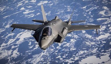 Das „modernste Mehrzweckkampfflugzeug“ der Welt Trumps F-35-Deal mit den Saudis alarmiert Israel - Tagesspiegel