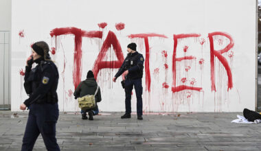 Palästina-Chaoten beschmieren Kanzleramt in Berlin: Zwei Festnahmen | Politik