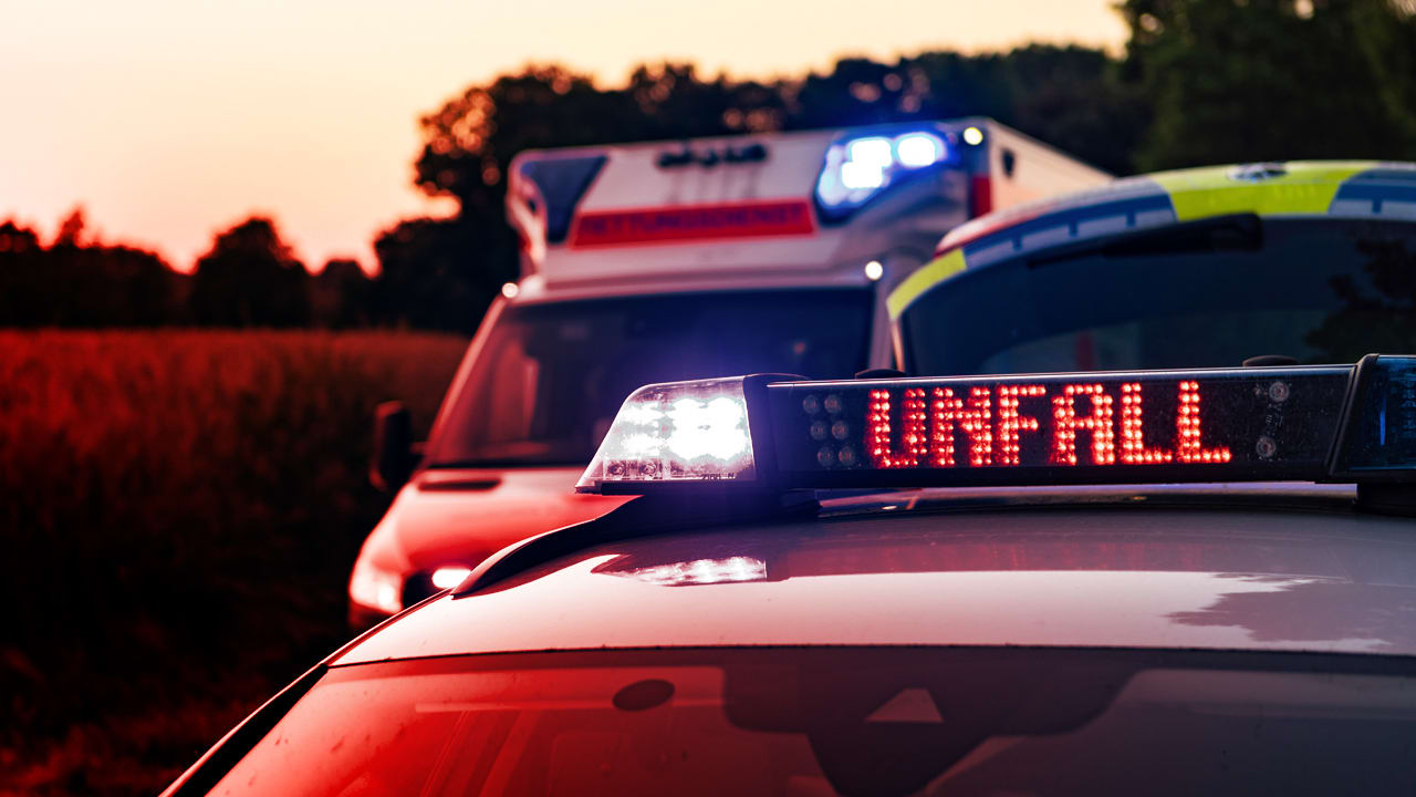 Unfall in Düsseldorf: Schwerer Zusammenstoß mit einem Fußgänger | Regional