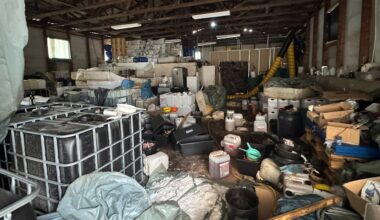 Nauen: Ermittler brauchten 12 Container um geheimes Drogenlabor zu räumen | Regional