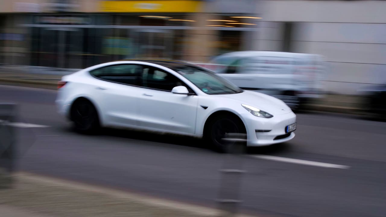 Noch in diesem Jahr 2 Millionen E-Autos auf unseren Straßen | Politik