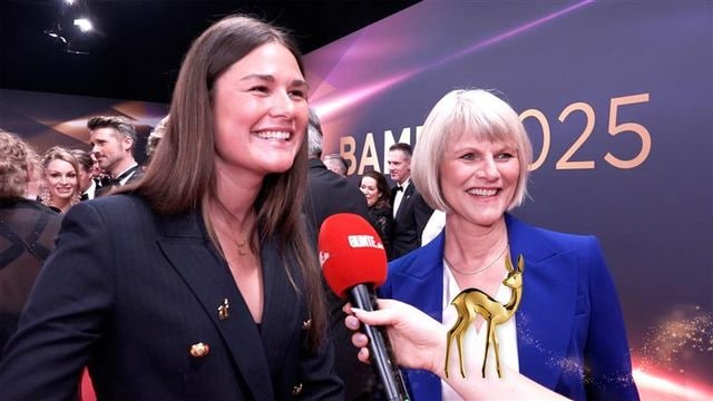 Gundula Gause zeigt ihre Tochter