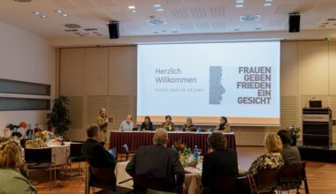 Ausstellung „Frauen geben Frieden ein Gesicht“ eröffnet