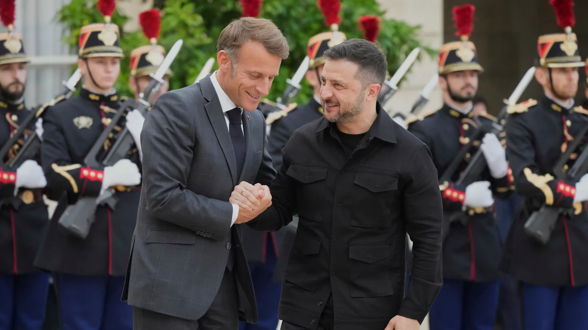 Ukraine News: Ukraine will Abkommen mit Frankreich über Kampfflugzeuge und Luftabwehr - Politik