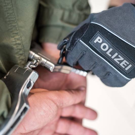 Polizei Köln: Schlag gegen mutmaßliche Immobilienbetrüger