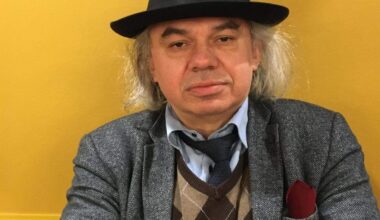 Artur Becker  wurde 1968 in dem masurischen Dorf Bartoszyce nahe der russischen Grenze geboren.