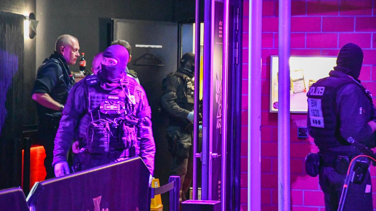 Spezialkräfte stürmen Agostea – Durchsuchung wegen Drogenermittlungen