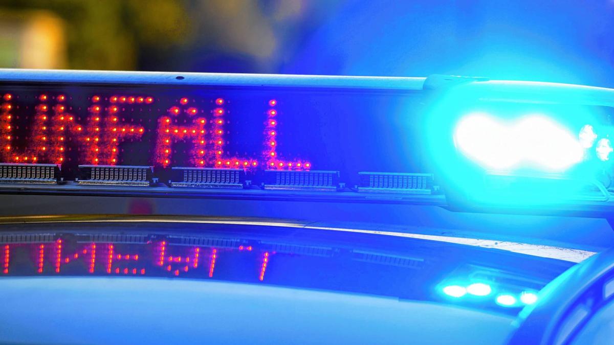 Zwei Spuren gesperrt, Verkehr läuft einspurig