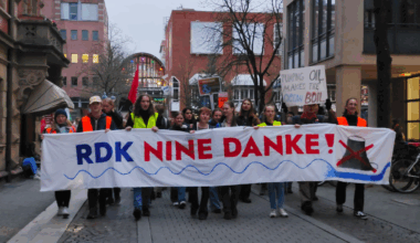 Über 500 Menschen demonstrierten in Karlsruhe gegen Gaskraftwerk