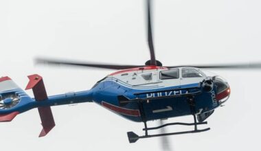 Hubschrauber über Essen sucht Einbrecher in der Nacht