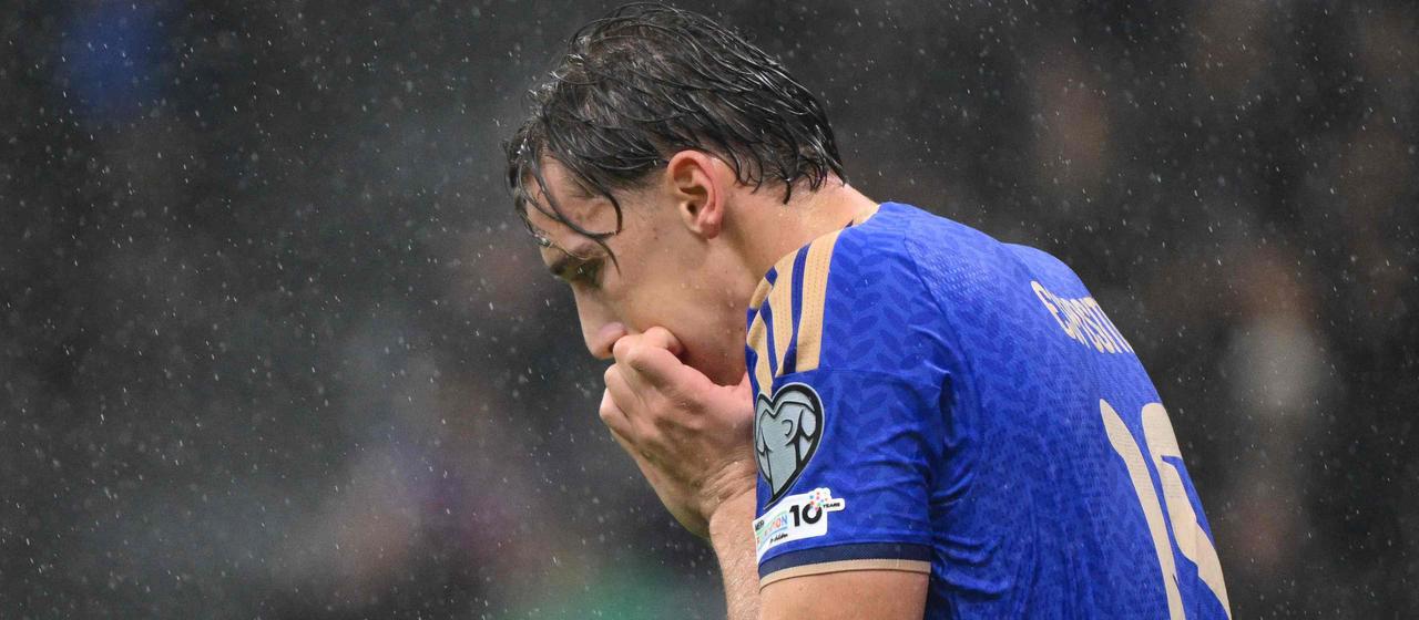 Fußballprofi Francesco Esposito im Trikot der italienischen Nationalmannschaft | AFP/Pizzoli Fußballprofi Francesco Esposito im Trikot der italienischen Nationalmannschaft