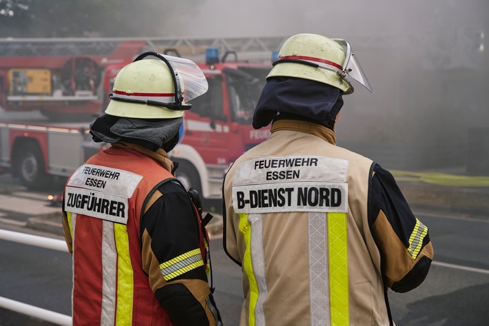 FW-E: Zimmerbrand in Essen-Altenessen - Wohnung nicht mehr bewohnbar