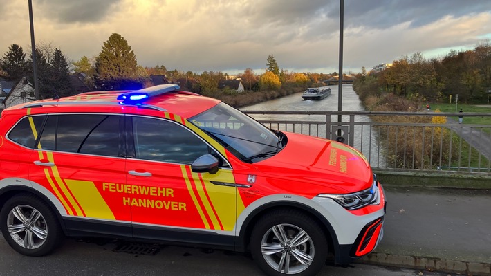 FW Hannover: Passant*innen retten Mann aus Mittellandkanal
